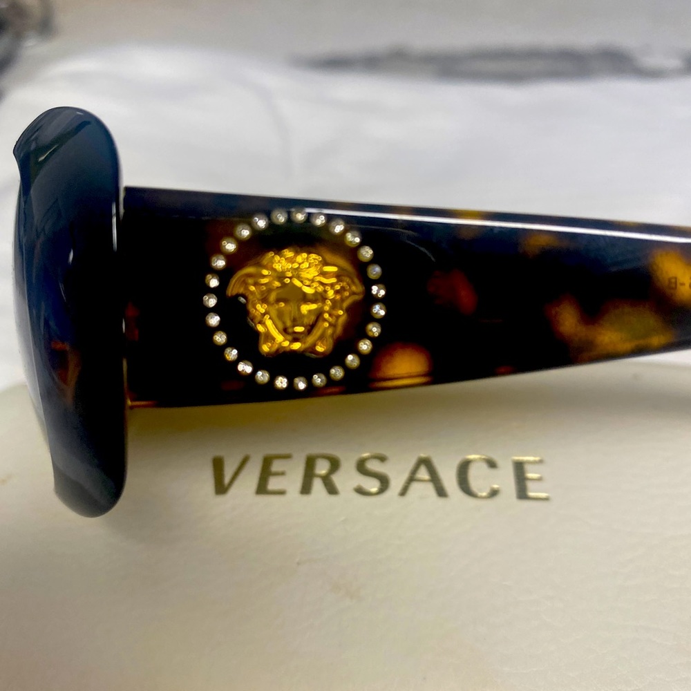 VERSACE Tortoiseshell Women's Sunglasses authentic Versaces.